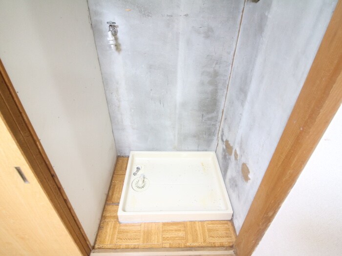 物件内観写真15　(洗濯機置場)