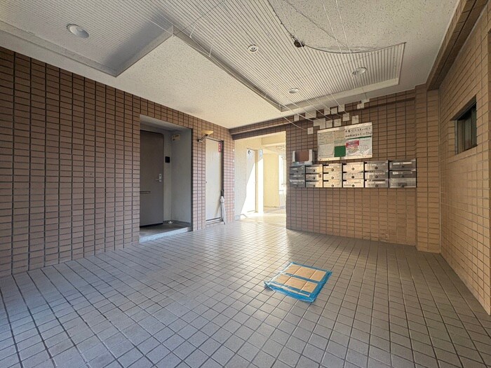 ドムール有栖川のエントランス部分