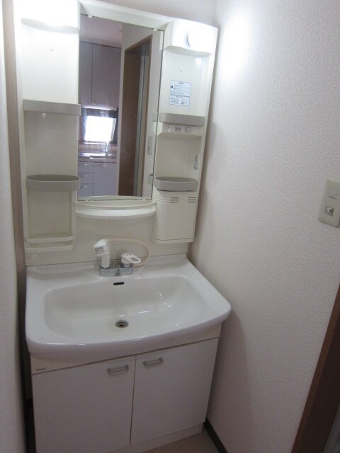 物件内観写真8　(洗面)