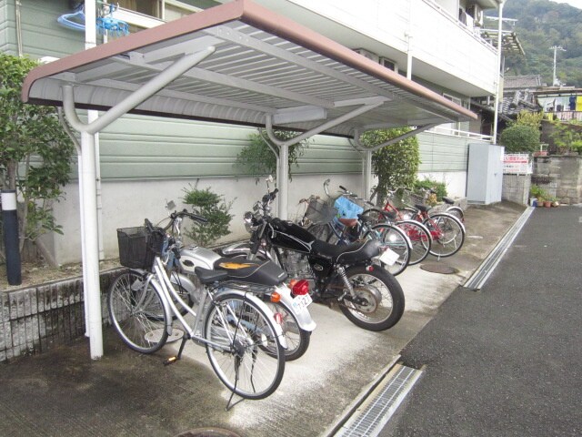 物件外観写真3　(駐輪場)