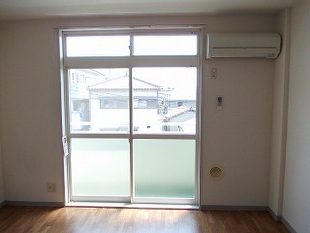 物件内観写真17　(室内からの展望)