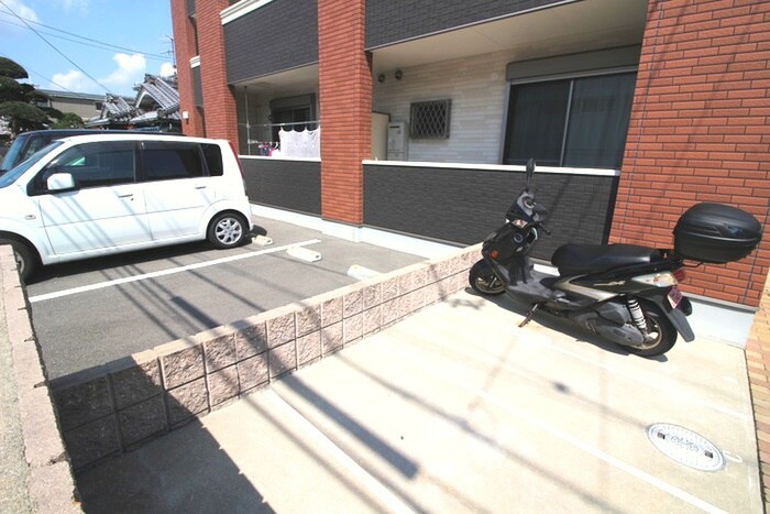物件外観写真4　(駐輪場)