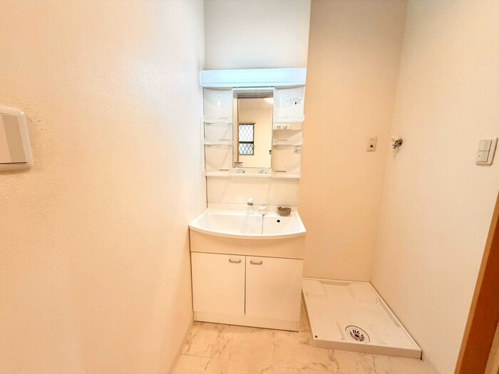 物件内観写真12　(洗面)