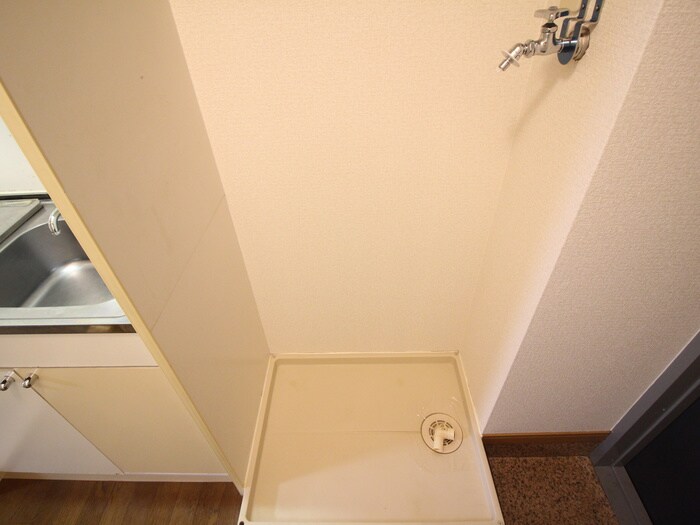 物件内観写真12　(洗濯機置場)