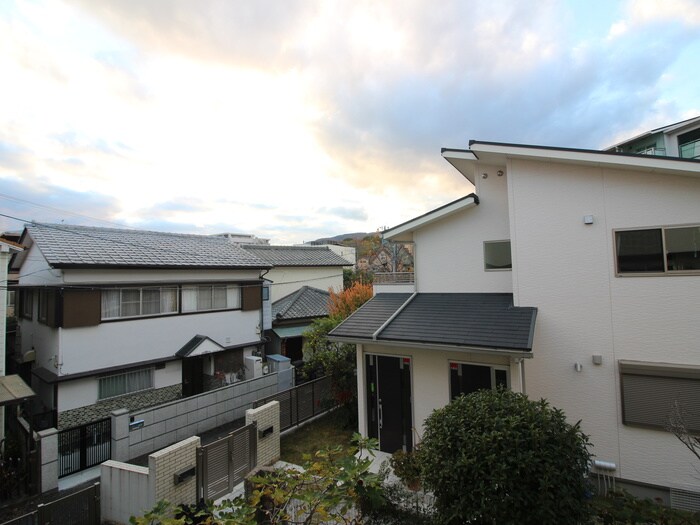 物件内観写真16　(室内からの展望)