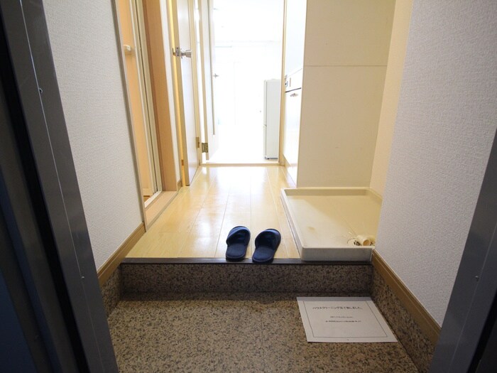 物件内観写真17　(玄関)