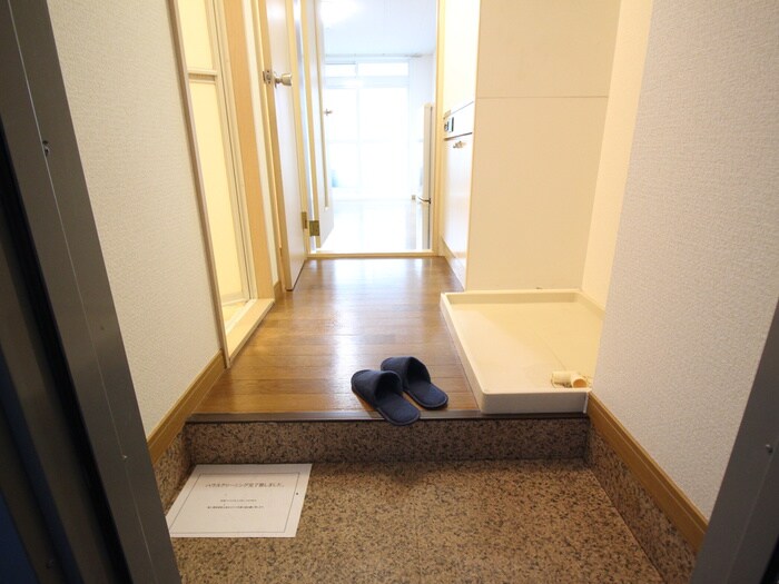物件内観写真17　(玄関)