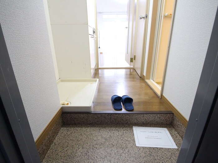 物件内観写真17　(玄関)