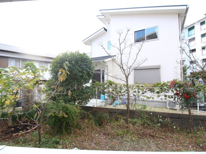 物件内観写真22　(室内からの展望)