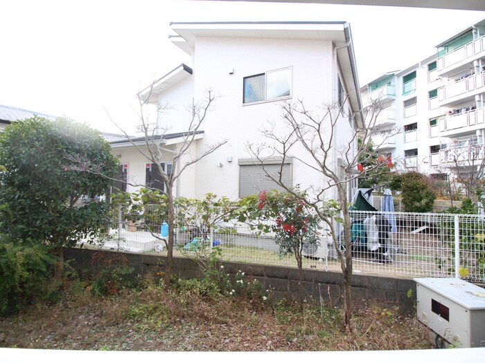 物件内観写真22　(室内からの展望)