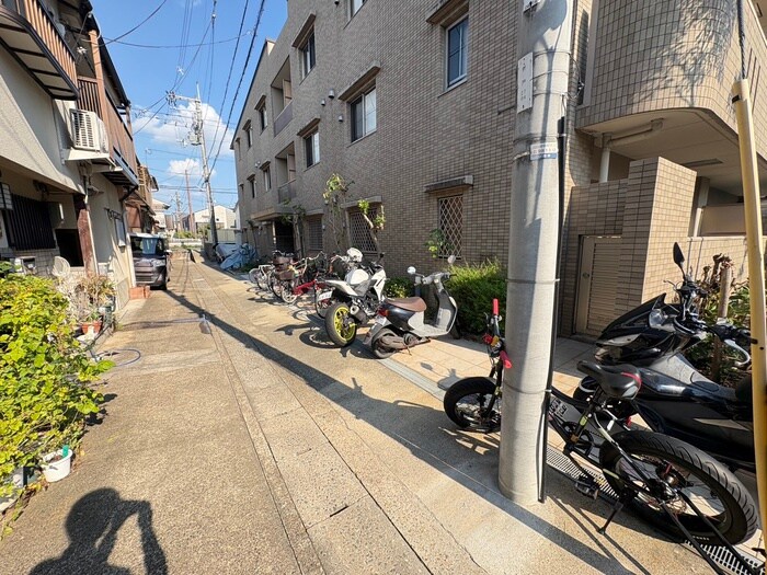 物件外観写真6　(駐輪場)