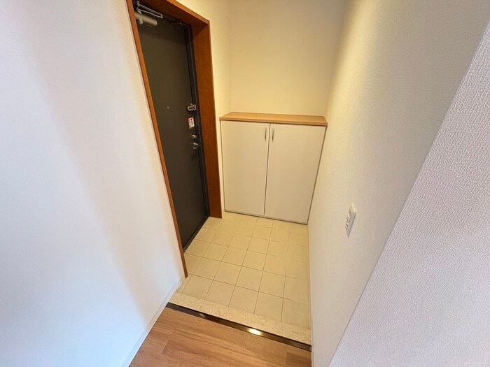 物件内観写真10　(玄関)