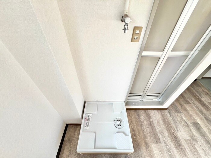 物件内観写真11　(洗濯機置場)