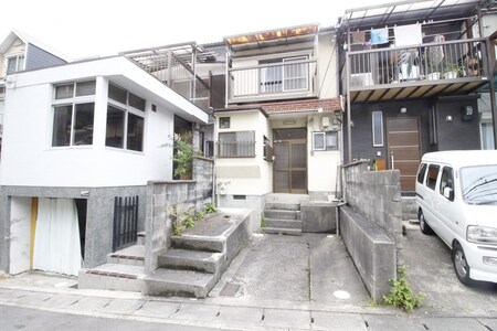 小林様四ノ宮行者谷貸家外観写真