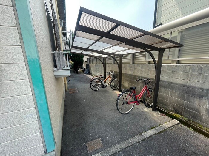 物件外観写真3　(駐輪場)