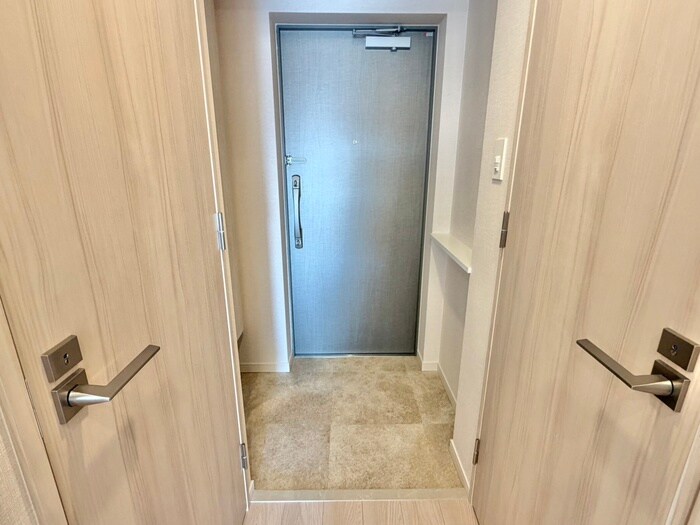 物件内観写真12　(玄関)