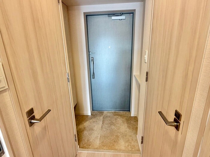 物件内観写真14　(玄関)