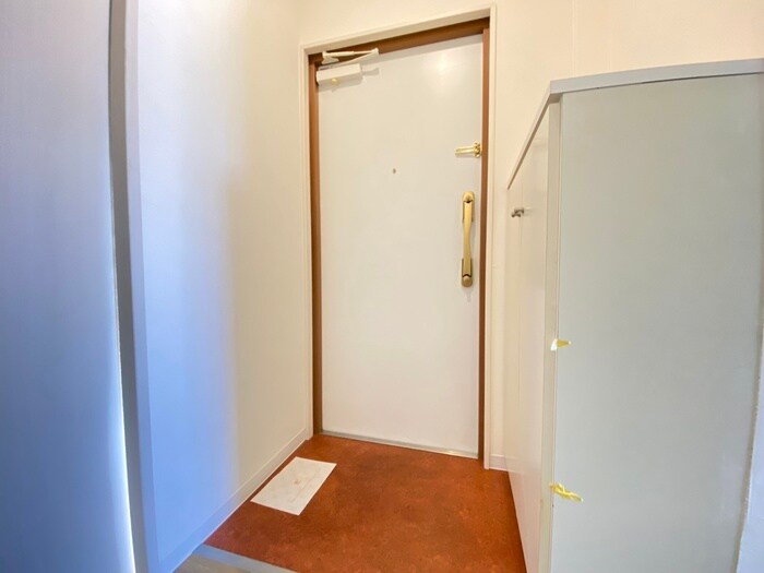 物件内観写真18　(玄関)