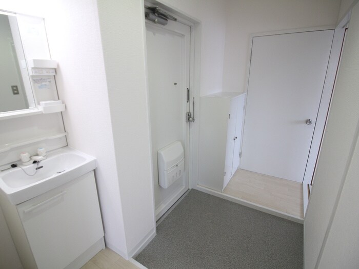 物件内観写真15　(玄関)