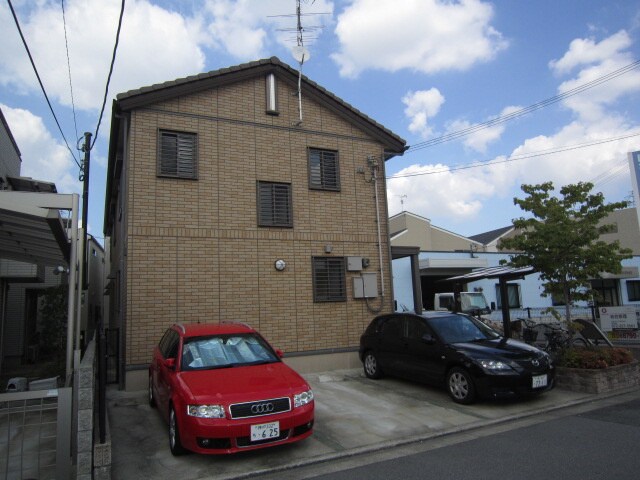 物件外観写真2　(駐車場)