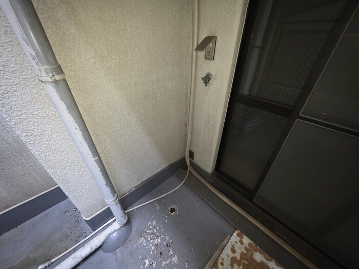 物件内観写真12　(洗濯機置場)