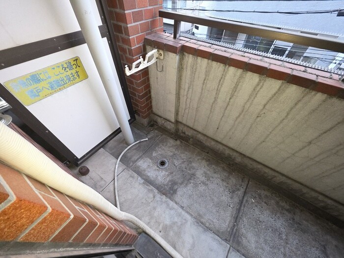 物件内観写真12　(洗濯機置場)