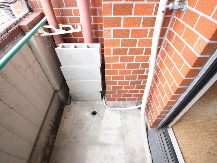 物件内観写真13　(洗濯機置場)