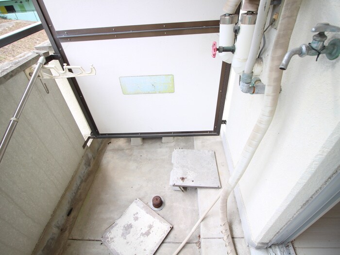 物件内観写真14　(洗濯機置場)