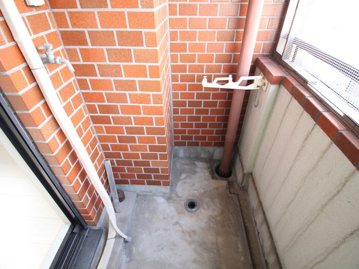 物件内観写真14　(洗濯機置場)