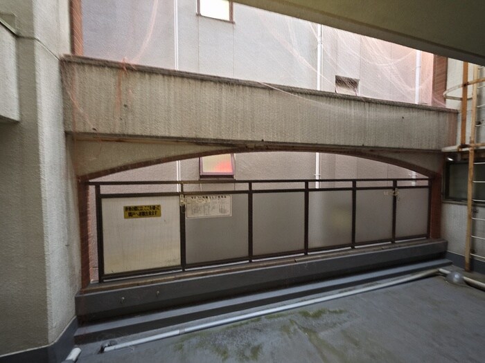 物件内観写真15　(室内からの展望)