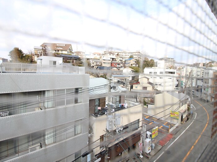 物件内観写真16　(室内からの展望)