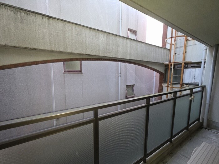 物件内観写真16　(室内からの展望)