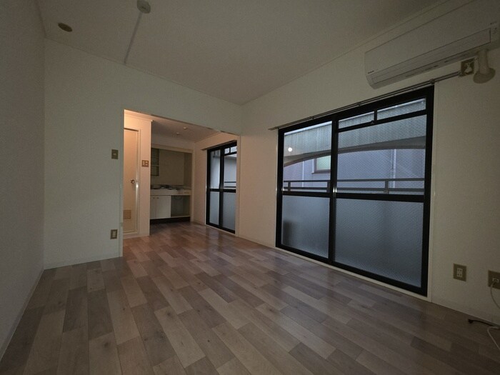 物件内観写真19　(居室)