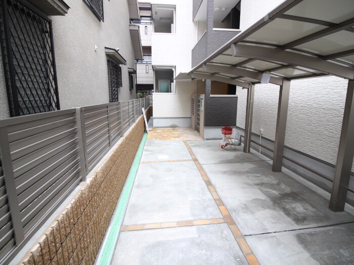 物件外観写真5　(駐輪場)