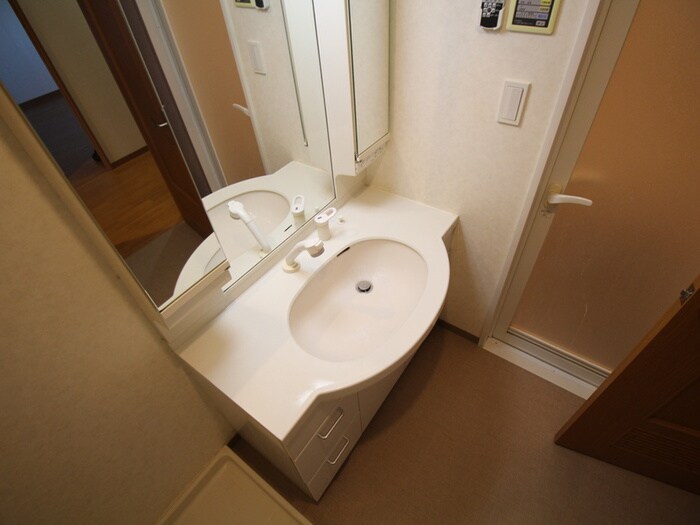物件内観写真9　(洗面)