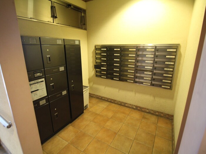 物件外観写真6　(建物設備)