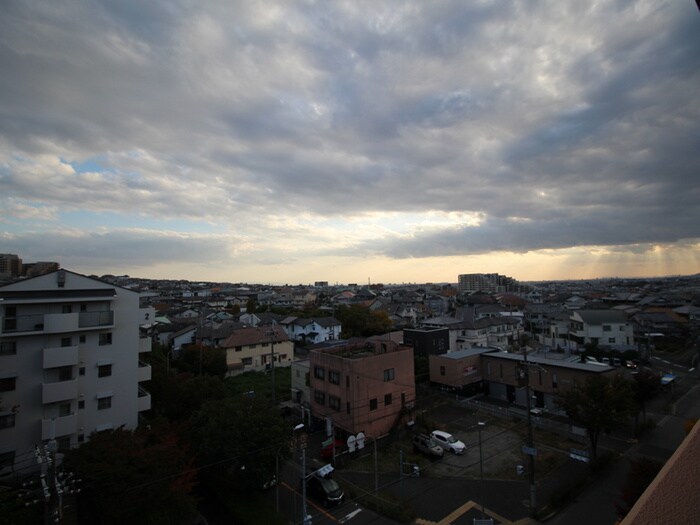 物件内観写真16　(室内からの展望)