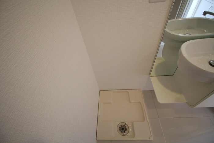 物件内観写真16　(洗濯機置場)