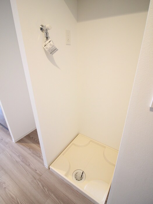 物件内観写真18　(洗濯機置場)