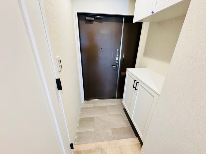 物件内観写真14　(玄関)