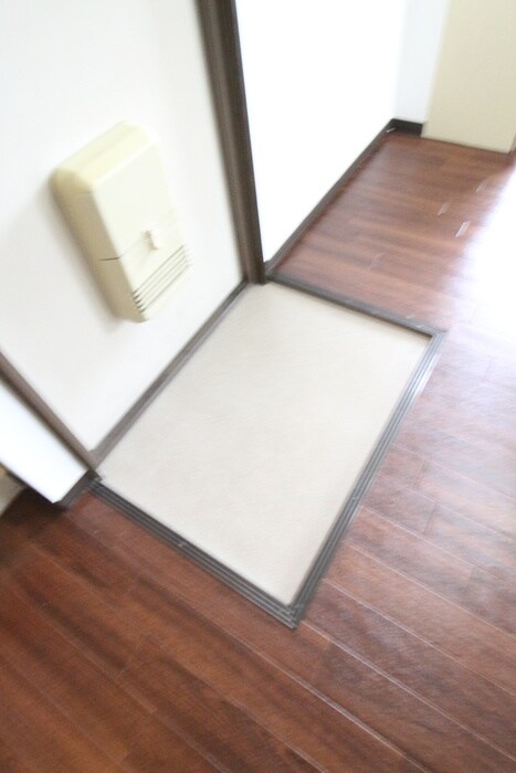 物件内観写真5　(玄関)