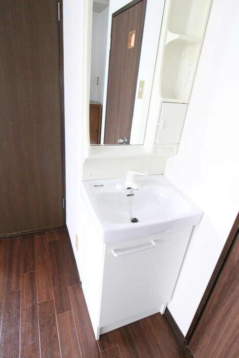 物件内観写真8　(洗面)