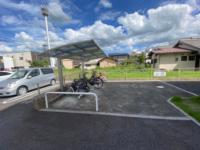 物件外観写真6　(駐輪場)