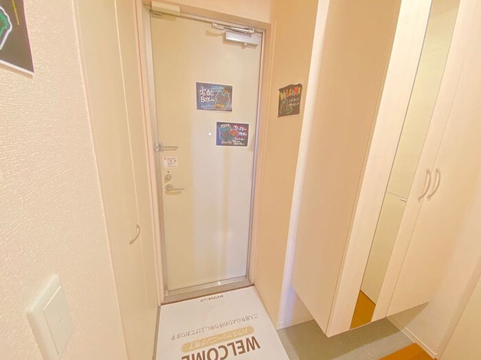 物件内観写真16　(玄関)