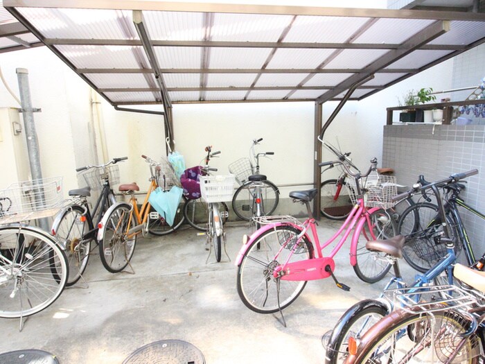 物件外観写真5　(駐輪場)