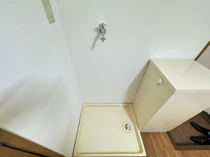物件内観写真18　(洗濯機置場)