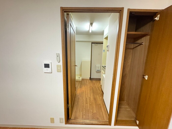 物件内観写真19　(廊下)