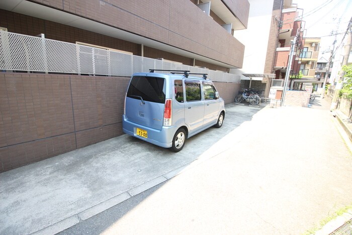 物件外観写真4　(駐車場)