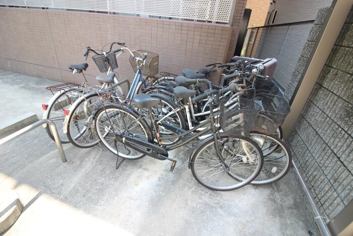 物件外観写真5　(駐輪場)