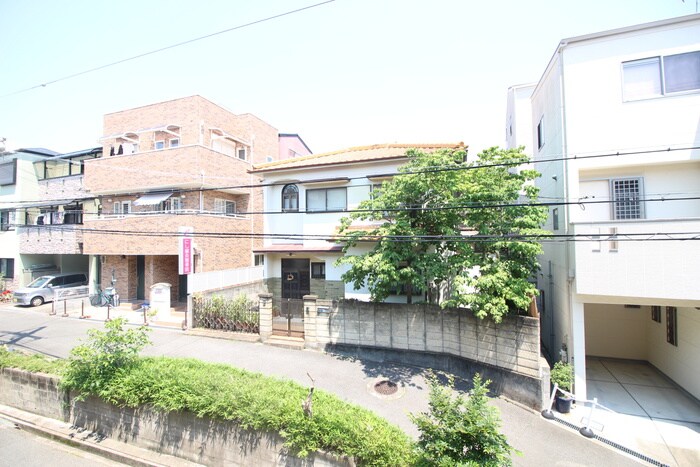 物件内観写真16　(室内からの展望)